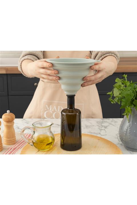 Madame Coco Akordeon Huni