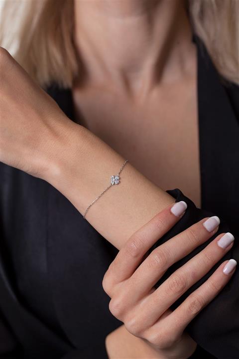 Ninova Silver Zirkon Taşlı Yonca Model Gümüş Bileklik