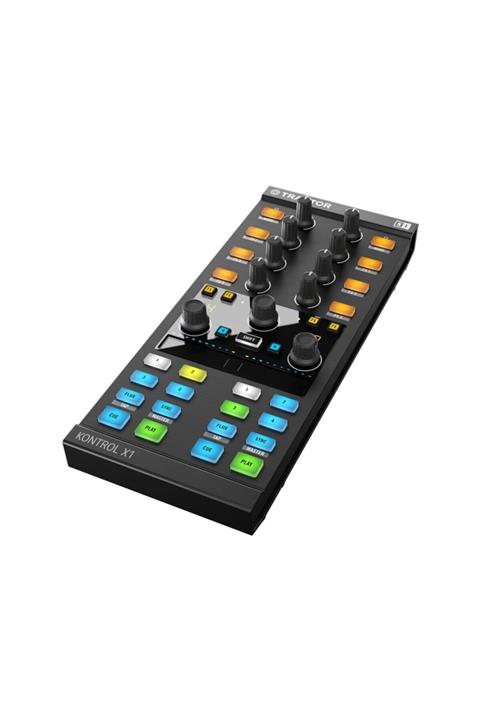 NATIVE INSTRUMENTS Traktor Kontrol X1 Mk2