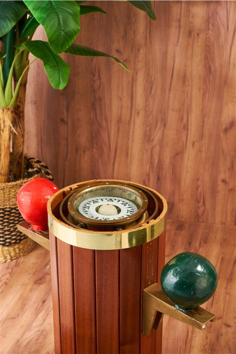 Su Üstünde Su Pusulası