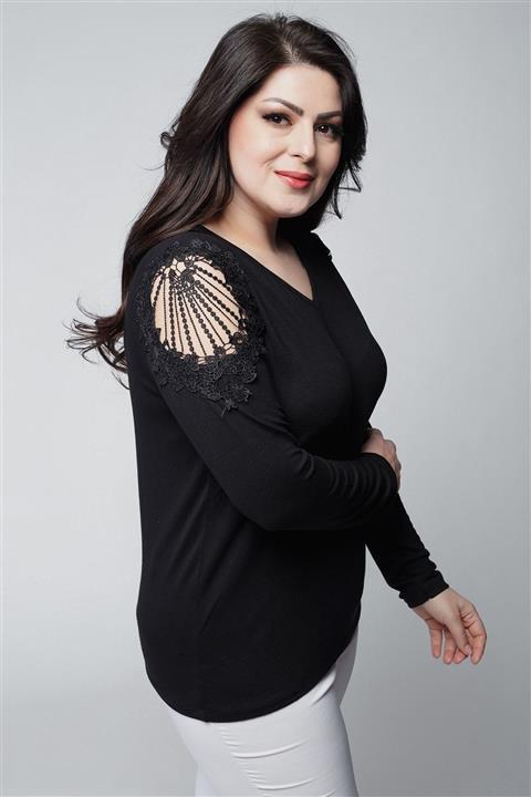 Ebsumu Kadın Büyük Beden V Yaka Omuzları Nakış Detaylı Uzun Kollu Siyah Bluz