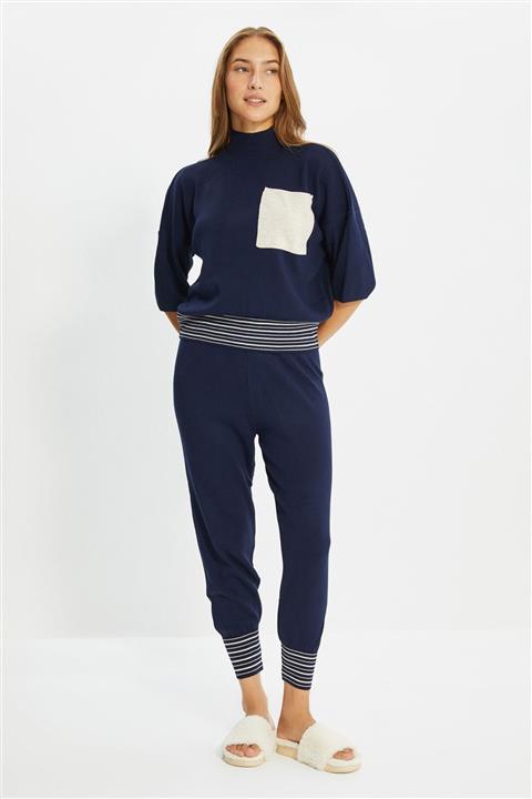 TRENDYOLMİLLA Lacivert Çizgi Ve Cep Detaylı Triko Alt-Üst Takım TWOAW22AU0001