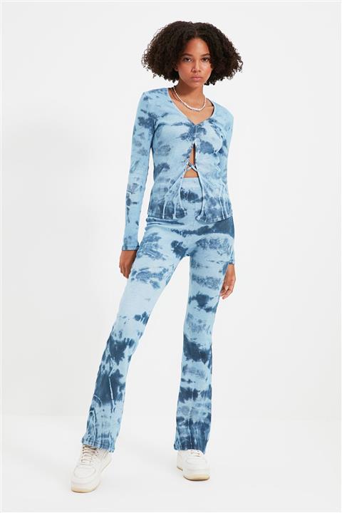 TRENDYOLMİLLA Indigo Bağlama Detaylı Fitilli Flare Örme Alt-Üst Takım TWOAW22AU0083