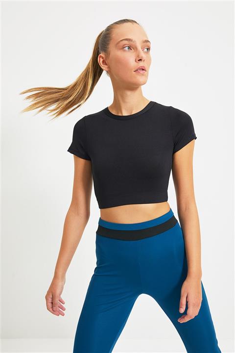 TRENDYOLMİLLA Siyah Crop Spor Bluz TWOAW21BZ0158