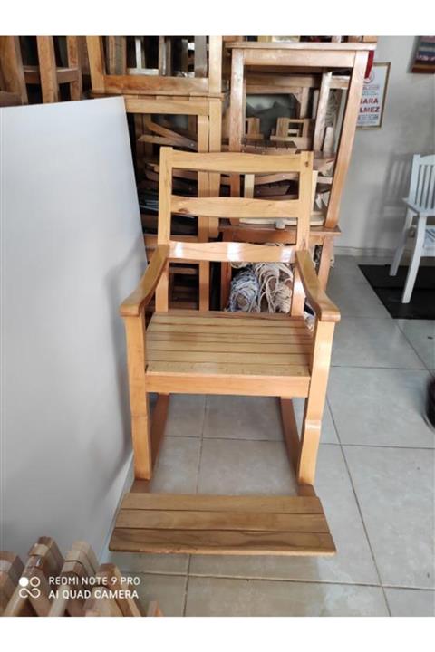 EV YAPIMI KAYISI Ahşap Salanan Koltuk