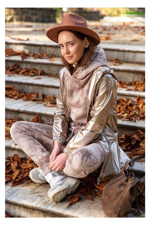 TIFFANY&TOMATO Kapüşonlu Fermuarlı Rugan Yarım Boy Yağmurluk-gold