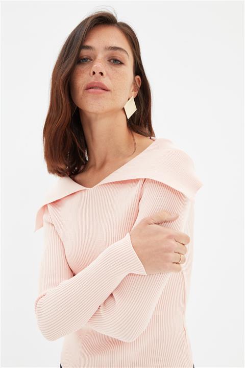 TRENDYOLMİLLA Pudra Yaka Detaylı Triko Kazak TWOAW22KZ0993