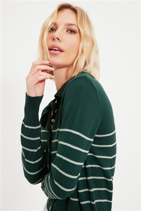 TRENDYOLMİLLA Zümrüt Yeşili Polo Yaka Çizgili Triko Hırka TWOAW22HI0241