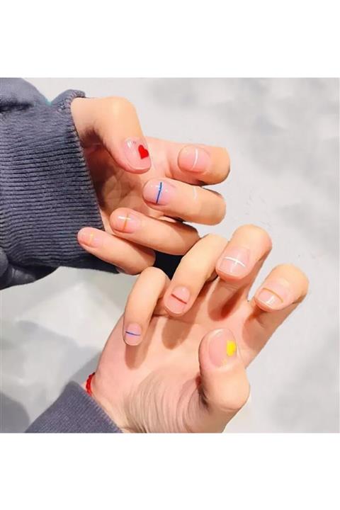 Fenomenya Desenli Tırnak Dövme