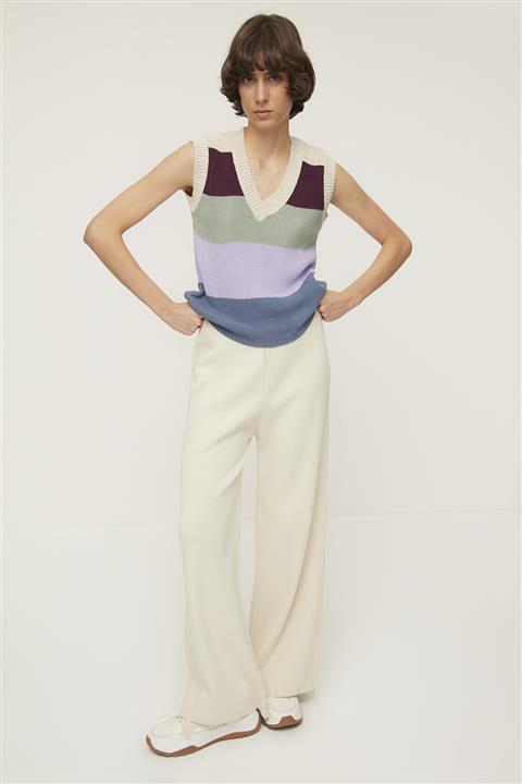 TRENDYOLMİLLA Taş Renk Bloklu Triko Süveter TWOAW22SV0094