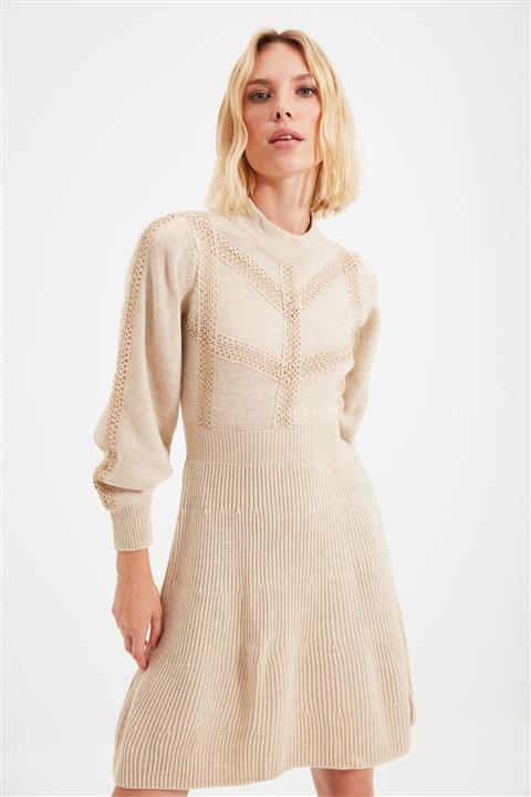 TRENDYOLMİLLA Bej Örgü Detaylı Triko Elbise TWOAW22EL0011
