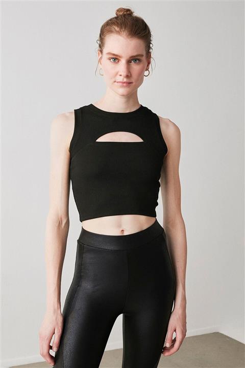 Penti Siyah Cutout Detailed Crop Üst