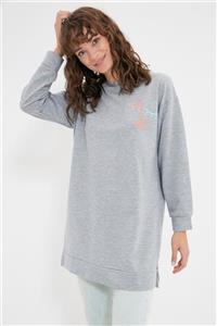 Trendyol Modest Gri Bisiklet Yaka Sırtı Baskılı Örme Sweatshirt TCTAW22TW0245