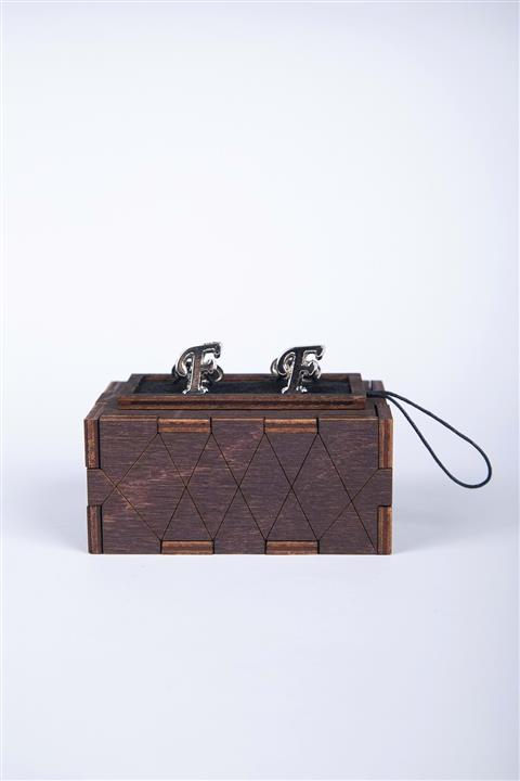 BAYEFENDİ Ahşap Kutulu Harfli Gümüş Rengi Kol Düğmesi F Harfi