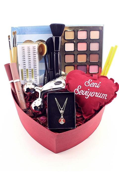 Fenny beauty Kadınlar Gününe Özel Kalp Kutuda Ekonomik Makyaj Seti ve Zirkon Taş Kolye