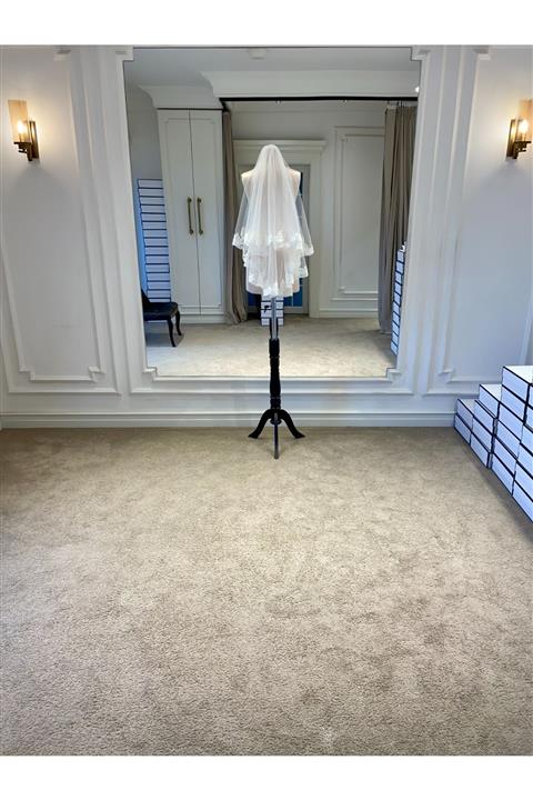 Mediha Cambaz Bridal Kısa Kloş Kenar Dantelli Hayal Tül Kırık Beyaz Duvak 80 Cm