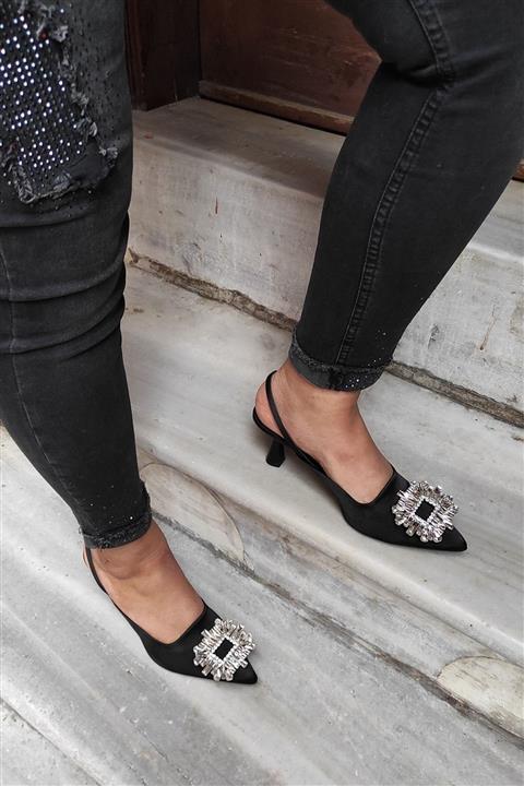 LA CALZATURE Siyah Saten Topuklu Taşlı Aksesuarlı Arka Atkılı Stiletto 7cm Kadın Ayakkabı