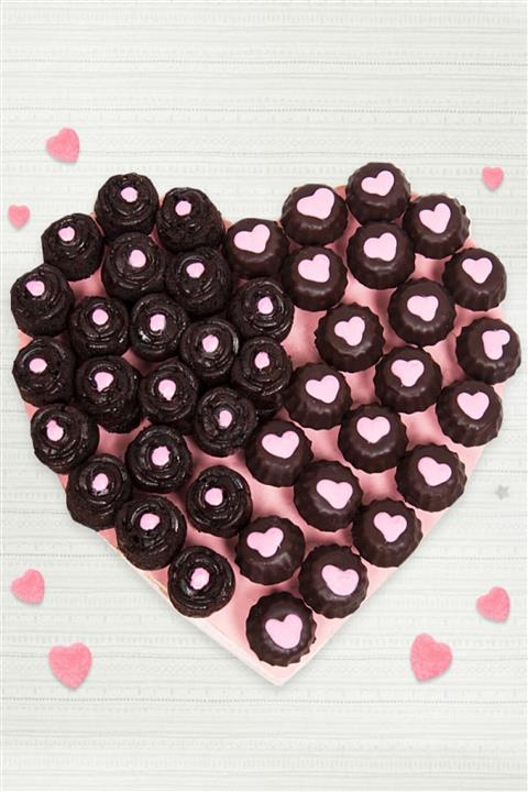 TATLIMEYVE Tatlı Meyve Pink Cookies Kek Sepeti