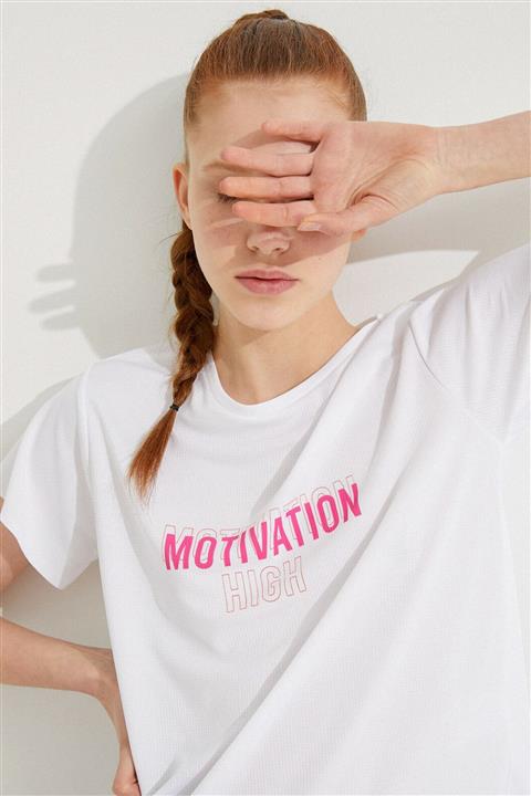 Koton Kadın Beyaz Kısa Kollu Bisiklet Yaka Slogan Baskılı T-Shirt