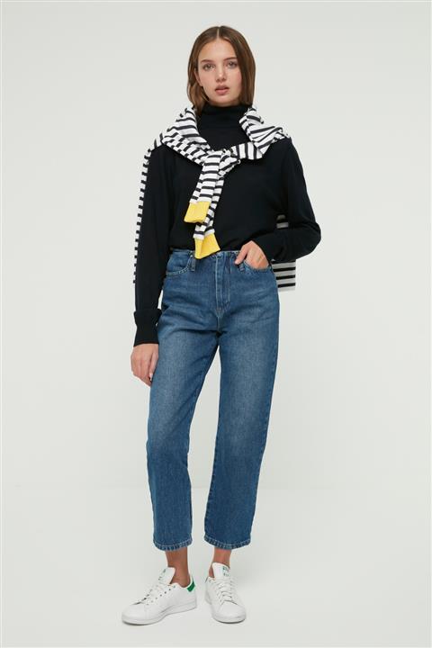 TRENDYOLMİLLA Indigo Bel Detaylı Yüksek Bel Mom Jeans TWOAW22JE1365