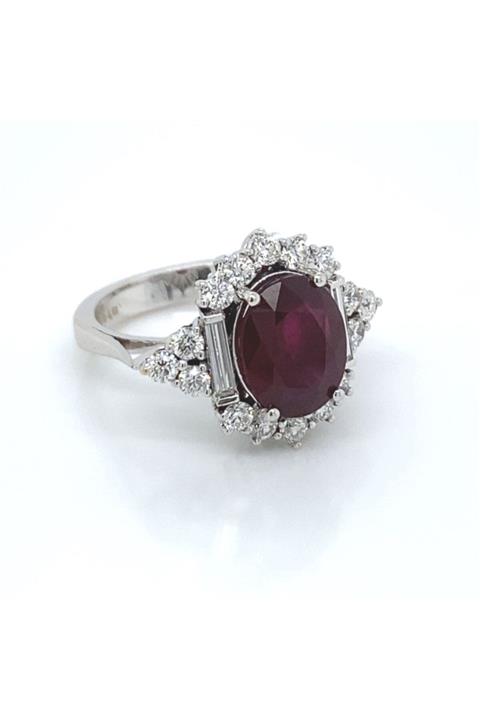BERK MÜCEVHERAT ORJİNAL YAKUT 4,16 CARAT KENARLARI PIRLANTA 1,30 CARAT