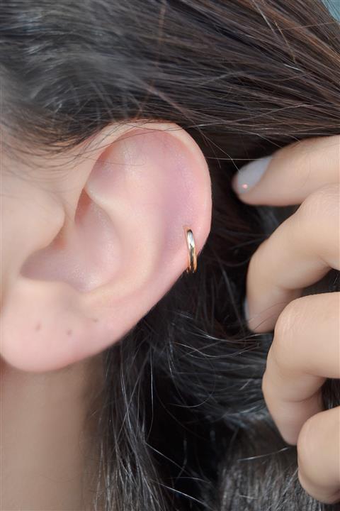 Sacce Scarves&Accessories 14k Gold Rengi Düz Halka Tragus Piercing