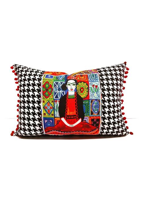 Dekorinyo Kaz Ayağı Temalı Ortası Figürlü Dikdörtgen Dekoratif Kırlent Kılıfı