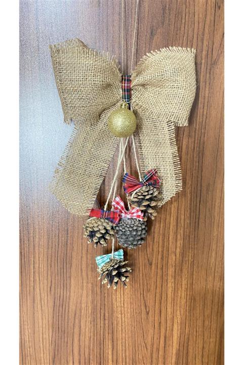 White Alamode Yılbaşına Özel Jüt Fiyonklu Ve Kozalak Detaylı Kapı Süsü