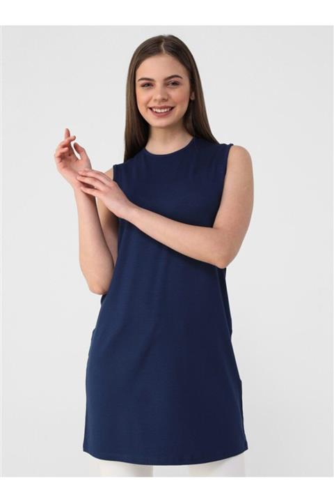 Refka Lacivert Basic Viskon Kumaştan Kolsuz Tunik