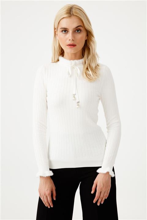 Tığ Triko Yaka Ve Kol Detaylı Triko Bluz Ekru