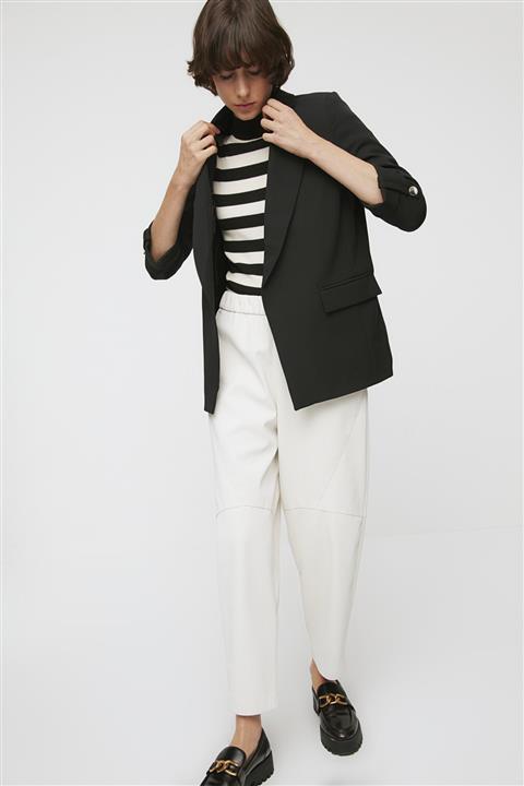 TRENDYOLMİLLA Siyah Cepli Ceket TWOAW22CE0302