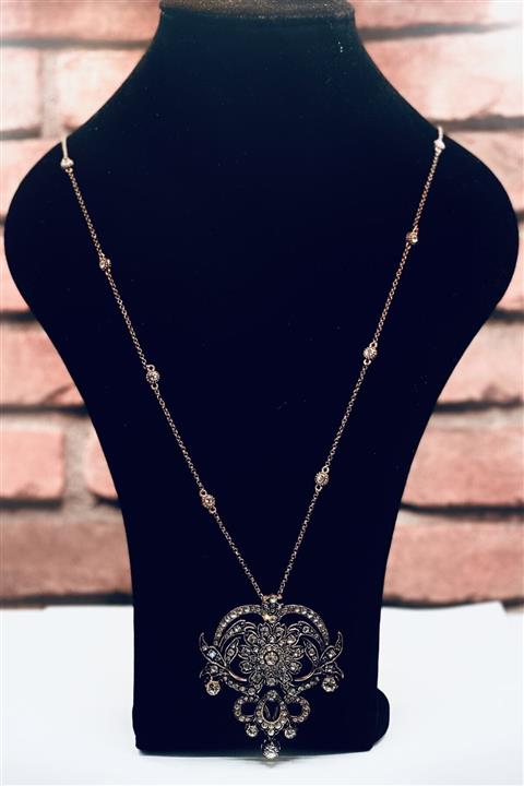 Esra Pamir Elmas Montür Uzun Kolye