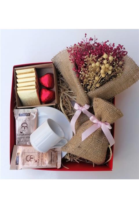 Bütün Hediyelik Anneler Günü Hediyesi Fincan Kahve Çikolata Çiçek Buketi Anneye Özel Hediye Seti