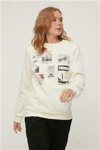 TRENDYOLMİLLA Ekru Baskılı Basic İnce Örme Sweatshirt TWOAW22SW2377