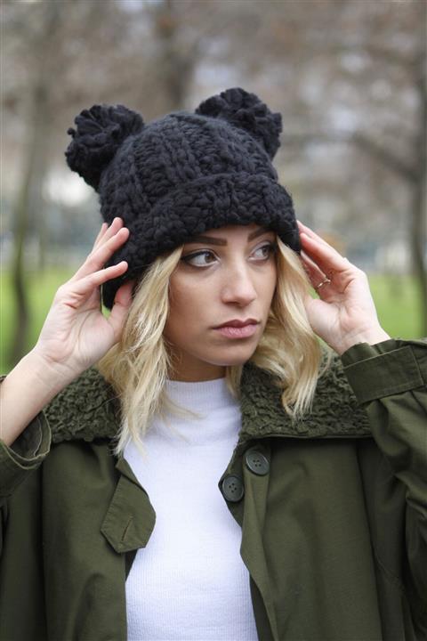 Bay Şapkacı Çift Ponponlu Kadın Bere