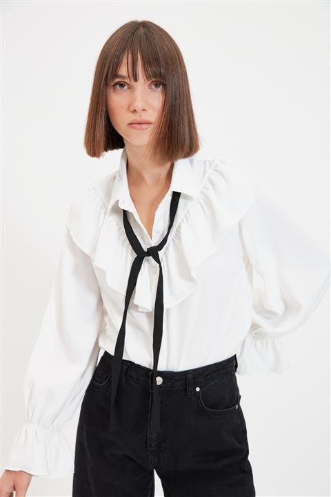 TRENDYOLMİLLA Beyaz Bağlama Detaylı Bluz TWOAW21BZ0653