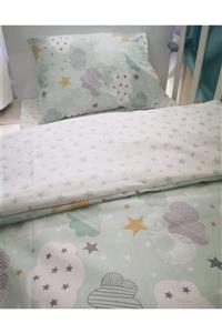 Bebek Özel Çocuk Nevresim Takımı 90x190 Yatak İçin Yeşil Ay Bulutlu