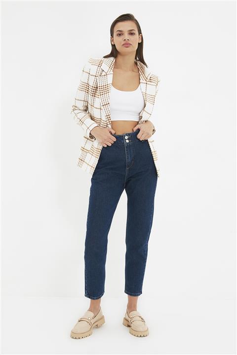 TRENDYOLMİLLA Mavi Çift Düğme Detaylı Beli Büzgülü Yüksek Bel Mom Jeans TWOAW22JE0969
