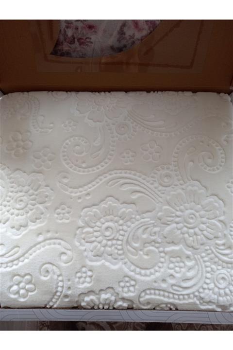 Merinos Elegans Çift Kişilik Embos Krem Battaniye Kemik