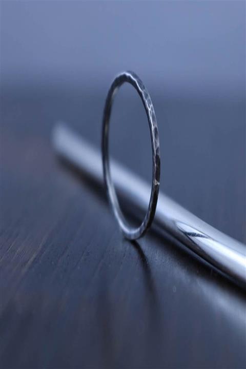 NSA SILVER Gümüş Çekiç Dövmeli Oksitli 925 Ayar Alyans-yüzük