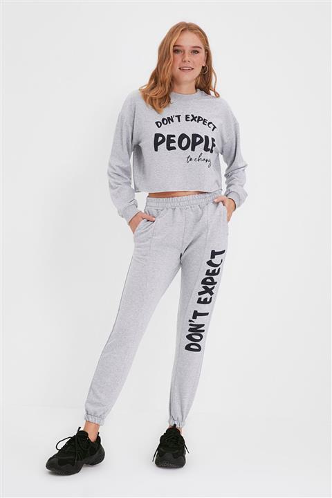 TRENDYOLMİLLA Gri Örme Eşofman Takımı TWOAW22EM0078