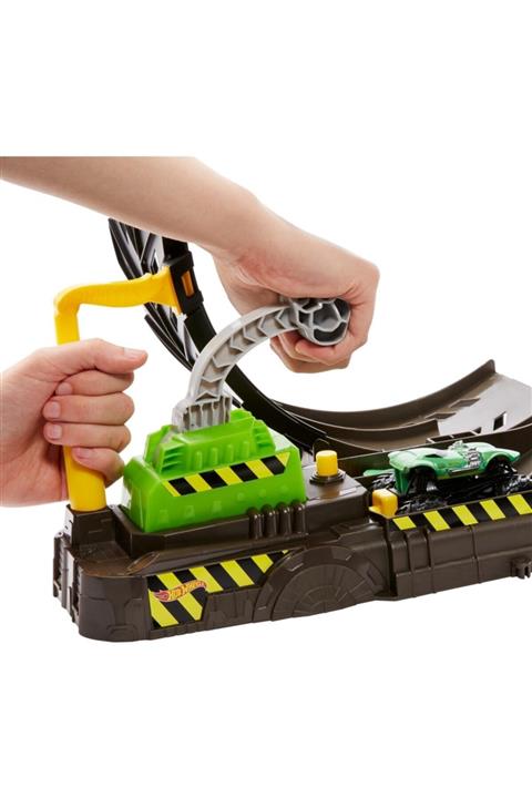 HOT WHEELS Monster Trucks Efsane Çember Aksiyonu Oyun Seti