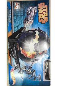 Hotwhells Hot Wheels Star Wars Death Star Battle Blast Oyun Seti. Özel X-wing Tasarımlı Yarış Arabası Ile.