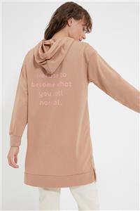 Trendyol Modest Camel Kapüşonlu Sırtı Baskılı Örme Sweatshirt TCTAW22TW0244