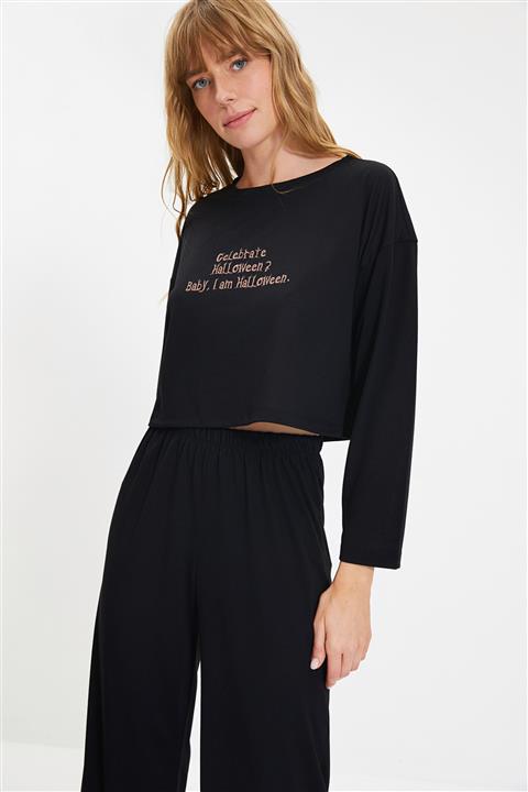 TRENDYOLMİLLA Siyah Cadılar Bayramı Temalı Baskılı Örme Pijama Takımı THMAW22PT0767