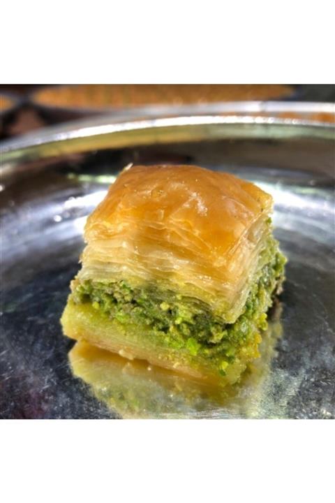 GÜLLÜOĞLU ELMACI PAZARI Fıstıklı Kuru Baklava 1 kg