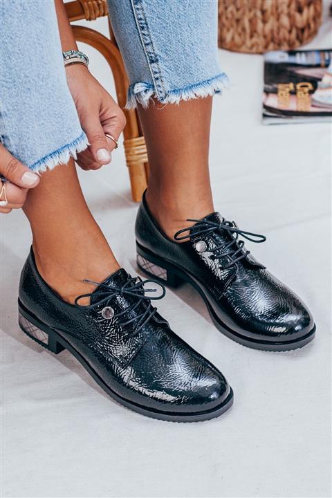 Adım Adım Siyah Rugan Bağcıklı Günlük Kadın Ayakkabı • A212ksws0011