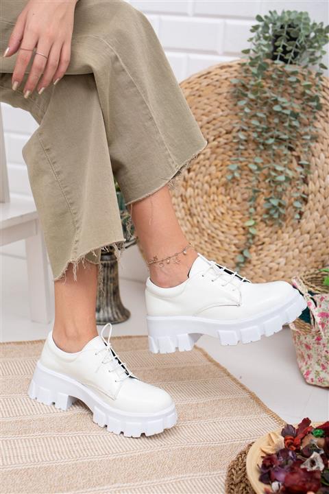 Moda Değirmeni Beyaz Kırışık Rugan Kadın Kışlık Ayakkabı Md1001-115-0001