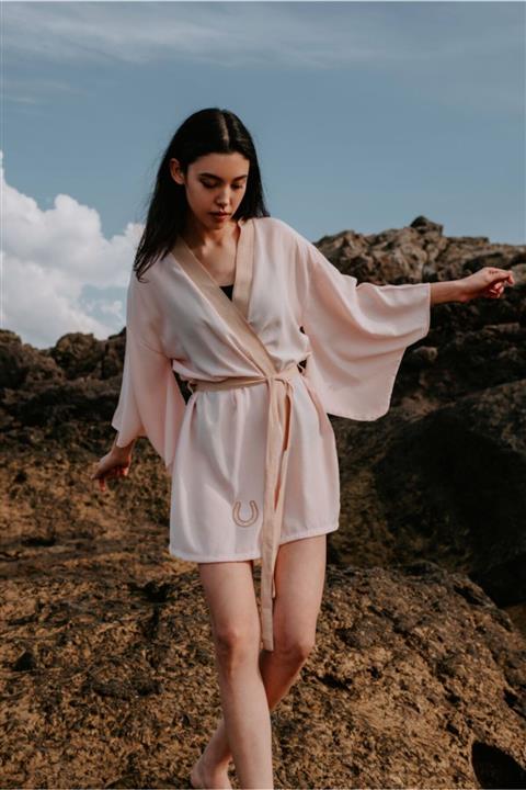 Masuwerte Özel Tasarım Kadın Kısa Kimono Sabahlık At Nakışlı Pudra Pembe