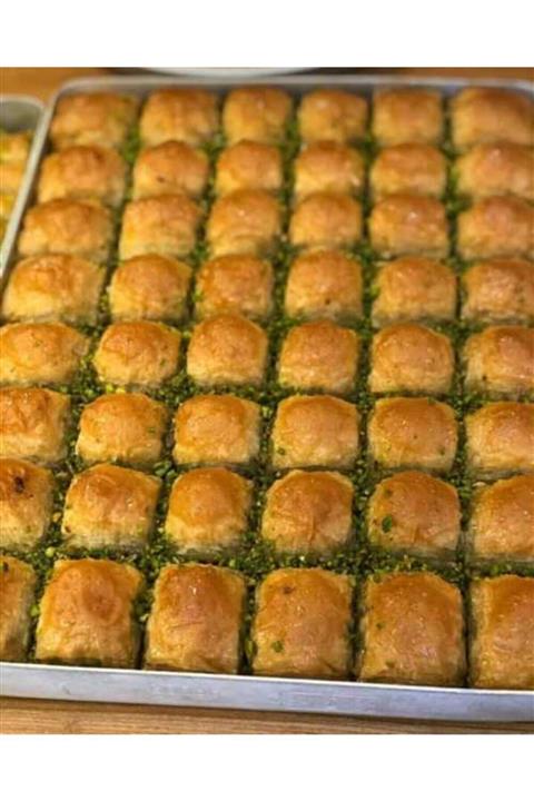 YöremMaraş Fıstıklı Baklava ( Tepsili 2700 gr )
